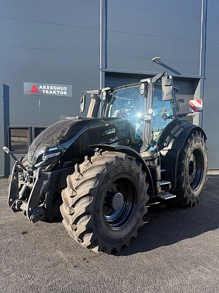 Valtra Q305 2025, kr 2 299 000,-
