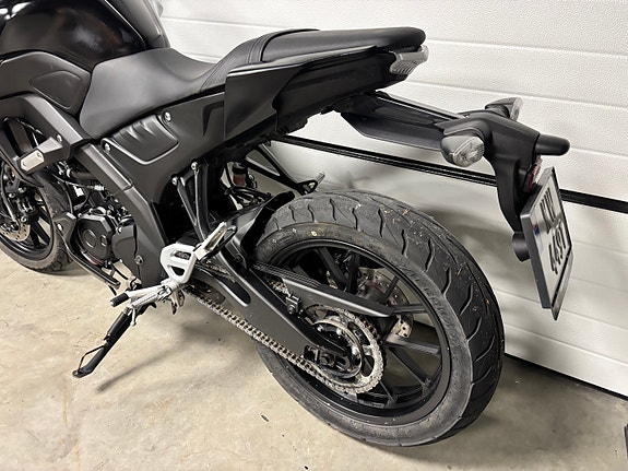 Yamaha MT-125 3 of 10
