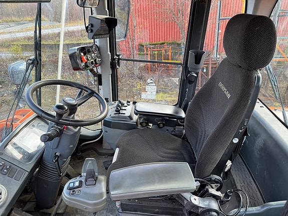 Doosan DL250 5 of 11