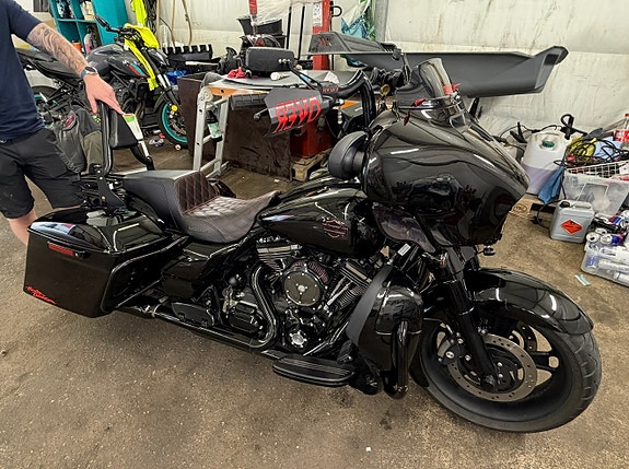 Harley-Davidson FLHXS STREETGLIDE SP 9 of 15