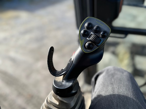 Hitachi 65 USB 10 of 11