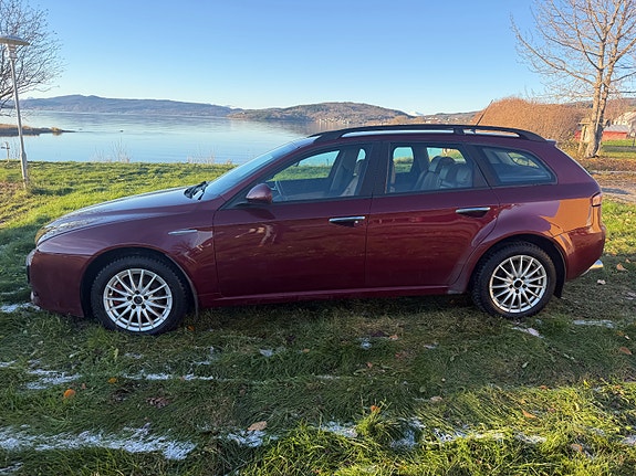 Alfa Romeo 159 2 of 19
