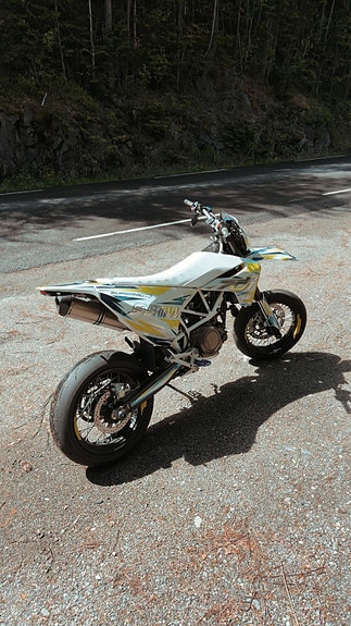 Husqvarna 701 Supermoto 9 of 9