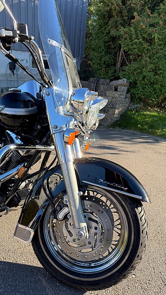 Harley-Davidson FLHRC Road King Classic 5 of 21