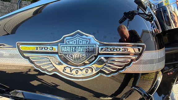 Harley-Davidson FLHRC Road King Classic 17 of 21
