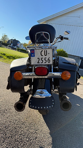 Harley-Davidson FLHRC Road King Classic 13 of 21