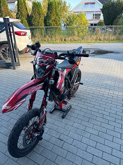 Fantic XMF 125 3 of 16