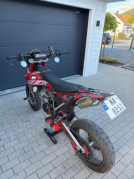 Fantic XMF 125 8 of 16