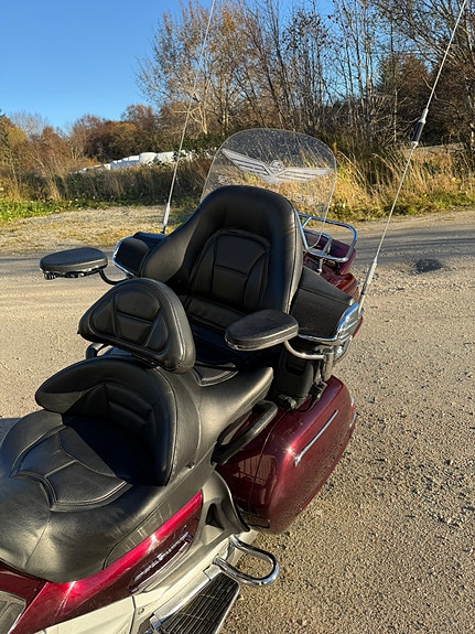 Honda GL 1800 Goldwing 2 of 9