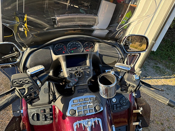 Honda GL 1800 Goldwing 6 of 9