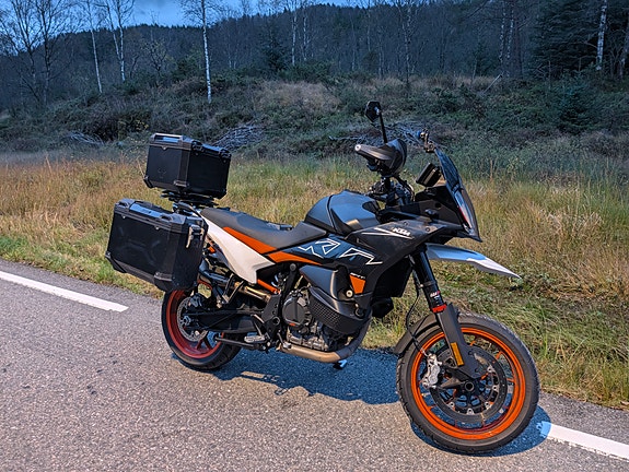 KTM 890 SMT 10 of 10