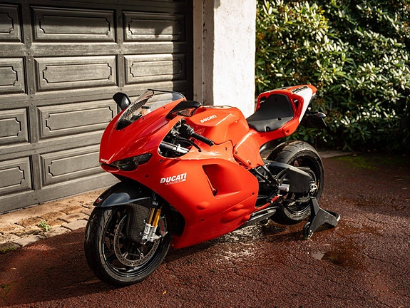 Ducati Desmosedici Rr 3 of 30