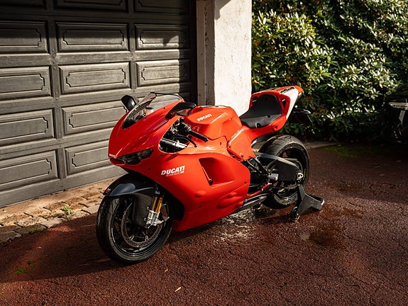 Ducati Desmosedici Rr 4 of 30