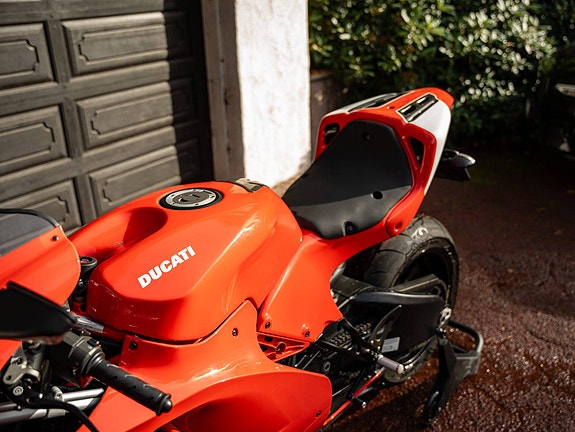 Ducati Desmosedici Rr 7 of 30