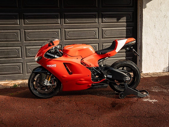 Ducati Desmosedici Rr 6 of 30