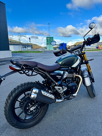 Triumph Scrambler 400 X 3 of 30