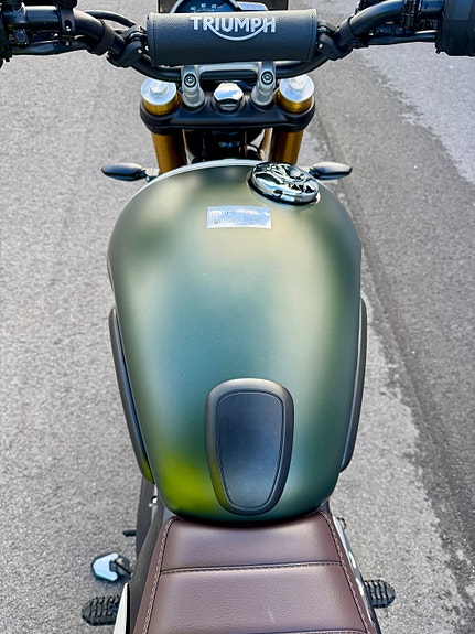Triumph Scrambler 400 X 21 of 30