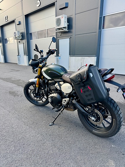 Triumph Scrambler 400 X 13 of 30