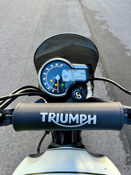 Triumph Scrambler 400 X 22 of 30