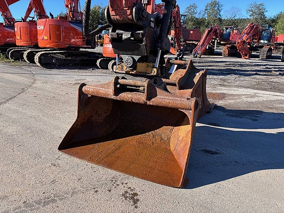 Hitachi ZX225USLC-6 7 of 9
