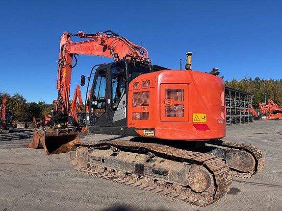 Hitachi ZX225USLC-6 2 of 9