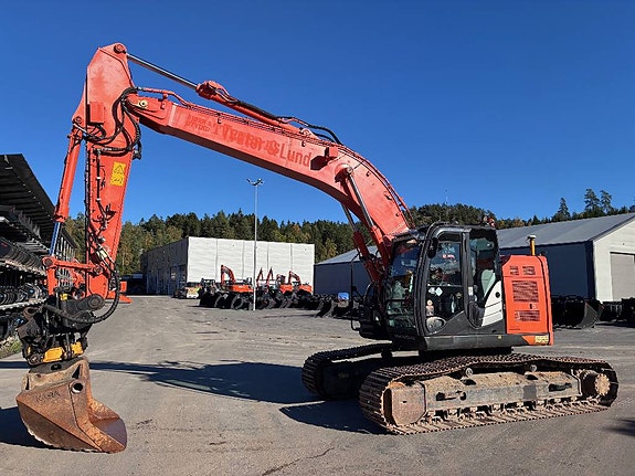 Hitachi ZX225USLC-6 5 of 9