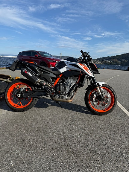 KTM 890 Duke R 5 of 12