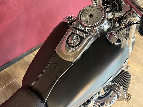 Harley-Davidson FXDF DYNA FAT BOB 12 of 28