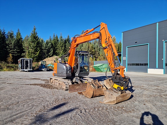 Hitachi ZX85US-5 2 of 15