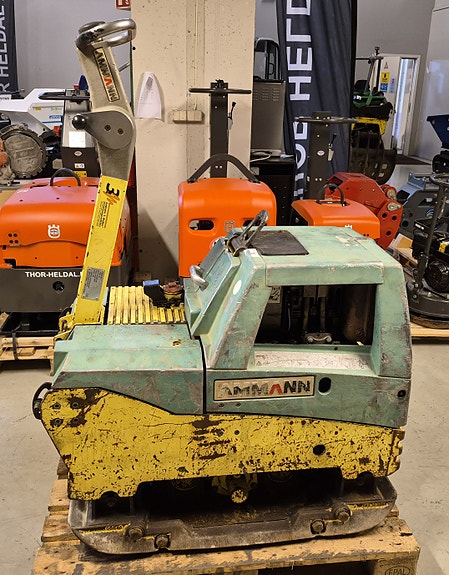 AMMANN AVH 100/20 reversibel vibroplate 7 of 10