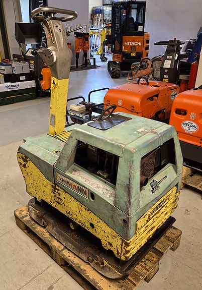 AMMANN AVH 100/20 reversibel vibroplate 8 of 10