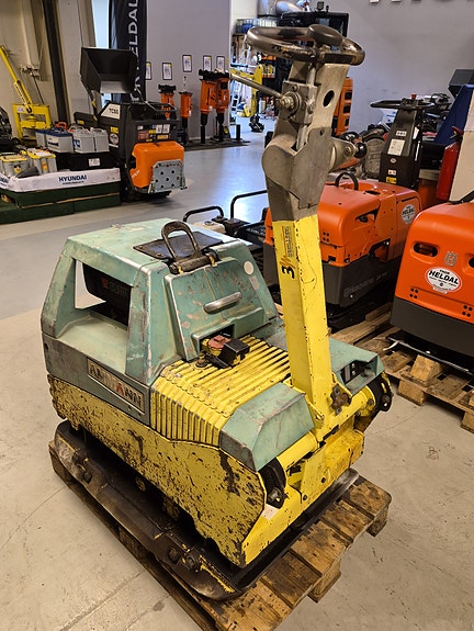 AMMANN AVH 100/20 reversibel vibroplate 3 of 10
