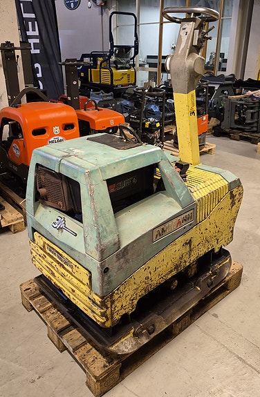 AMMANN AVH 100/20 reversibel vibroplate 2 of 10