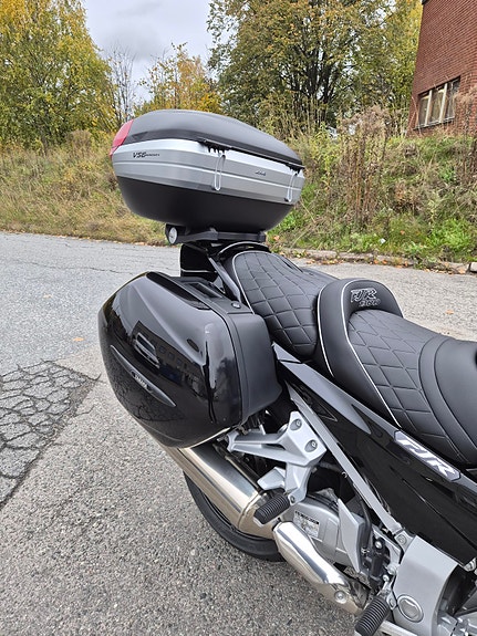 Yamaha FJR 1300 7 of 8
