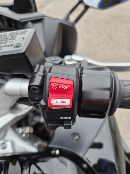 Yamaha FJR 1300 3 of 8