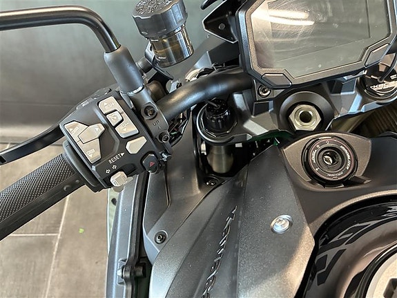 Kawasaki Z H2 SE 11 of 12