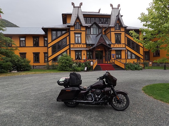 Harley-Davidson FLHXSE3 CVO Street Glide 3 of 5