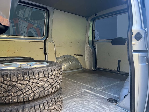 Volkswagen Transporter 12 of 16