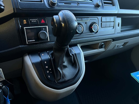 Volkswagen Transporter 8 of 16