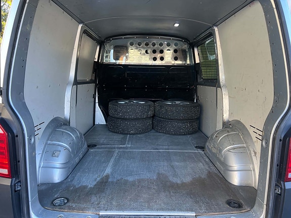 Volkswagen Transporter 14 of 16