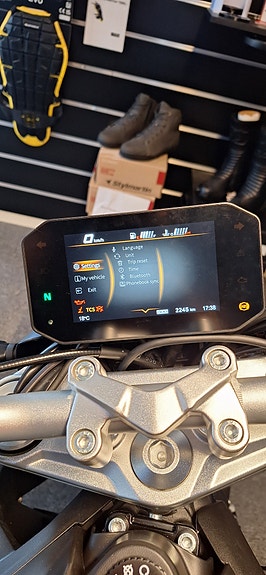 VOGE 625R 6 of 8