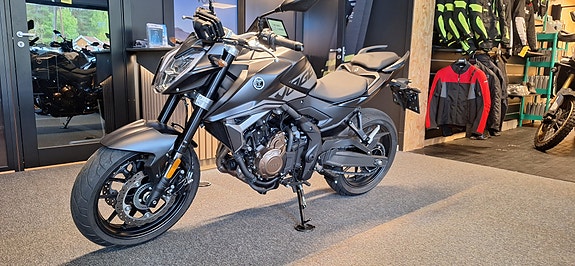 VOGE 625R 2 of 8