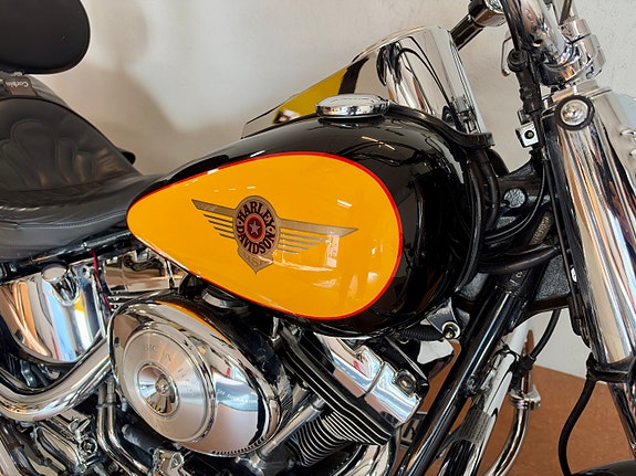 Harley-Davidson FLSTF Fat Boy 3 of 30