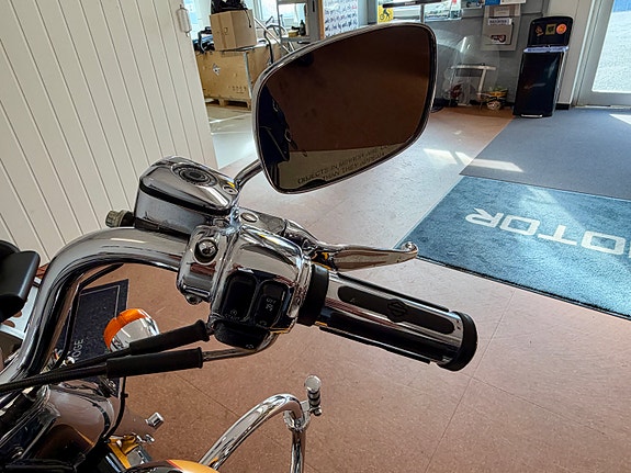 Harley-Davidson FLSTF Fat Boy 23 of 30