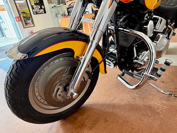 Harley-Davidson FLSTF Fat Boy 28 of 30