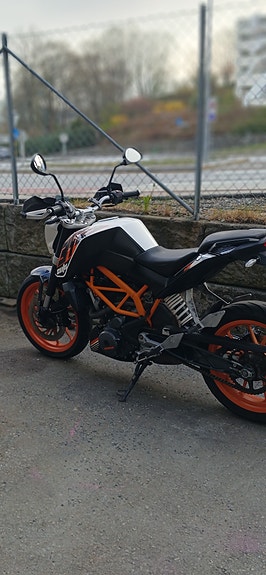 KTM 390 Duke 7 of 9