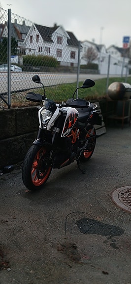 KTM 390 Duke 6 of 9