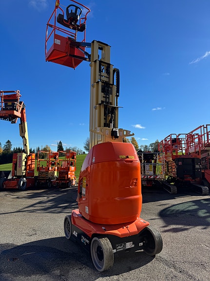 JLG Toucan 10EL 3 of 9