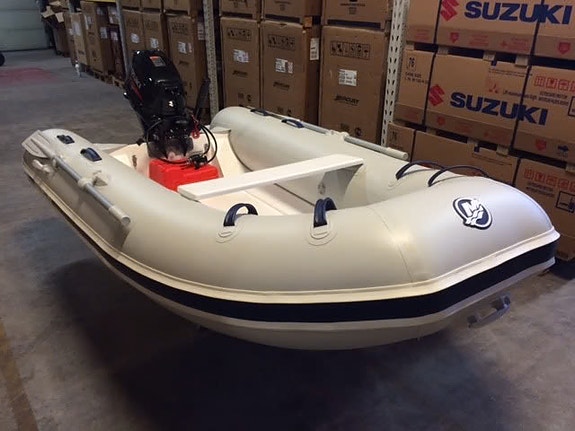 Mercury Rib med Suzuki 4-taktsmotor 9,9HK og båthenger 2 of 4