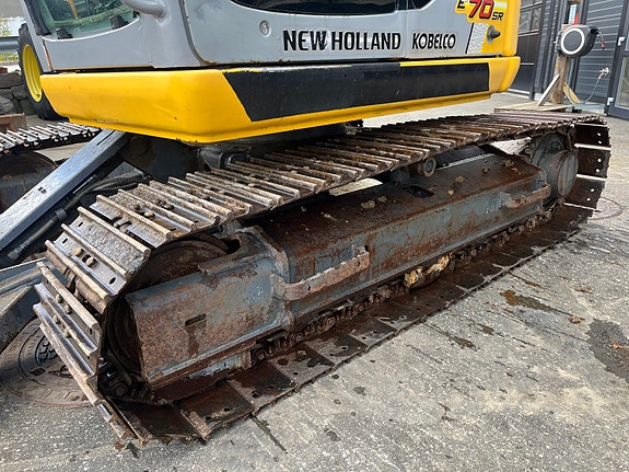 New Holland Kobelco E70SR-1ES 19 of 30